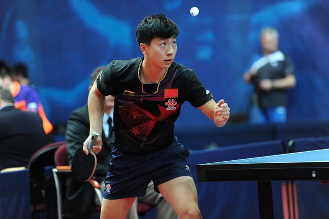 中国队四名参赛队员分别为马龙、樊振东、陈梦、朱雨玲